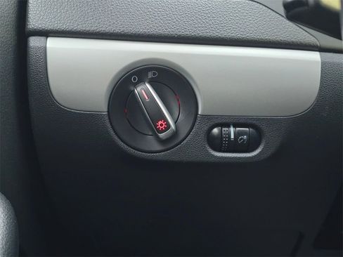 Used 2014 Volkswagen Jetta SE image 18