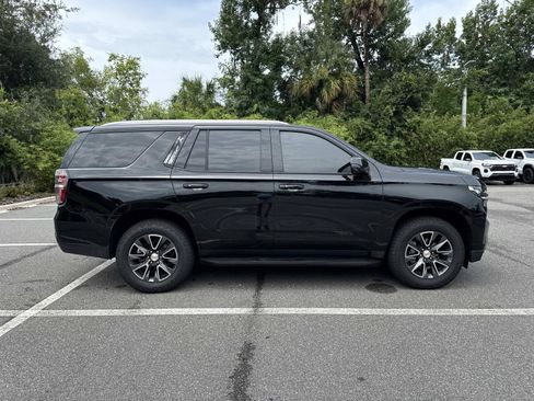 Used 2022 Chevrolet Tahoe LT w/ Luxury Package RWD image 2