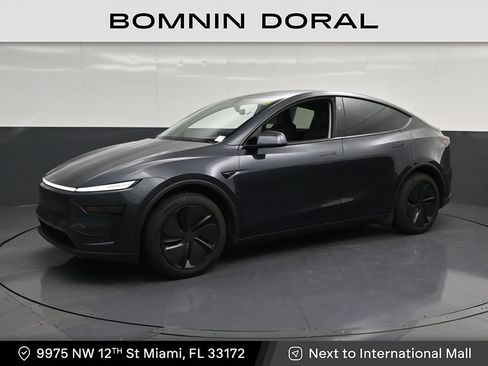 Used 2026 Tesla Model Y 2WD image 1