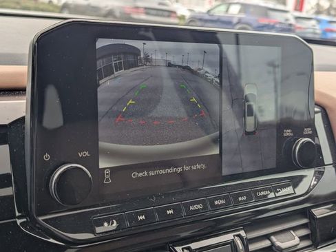 Used 2023 Nissan Pathfinder Platinum w/ Cargo Package image 22