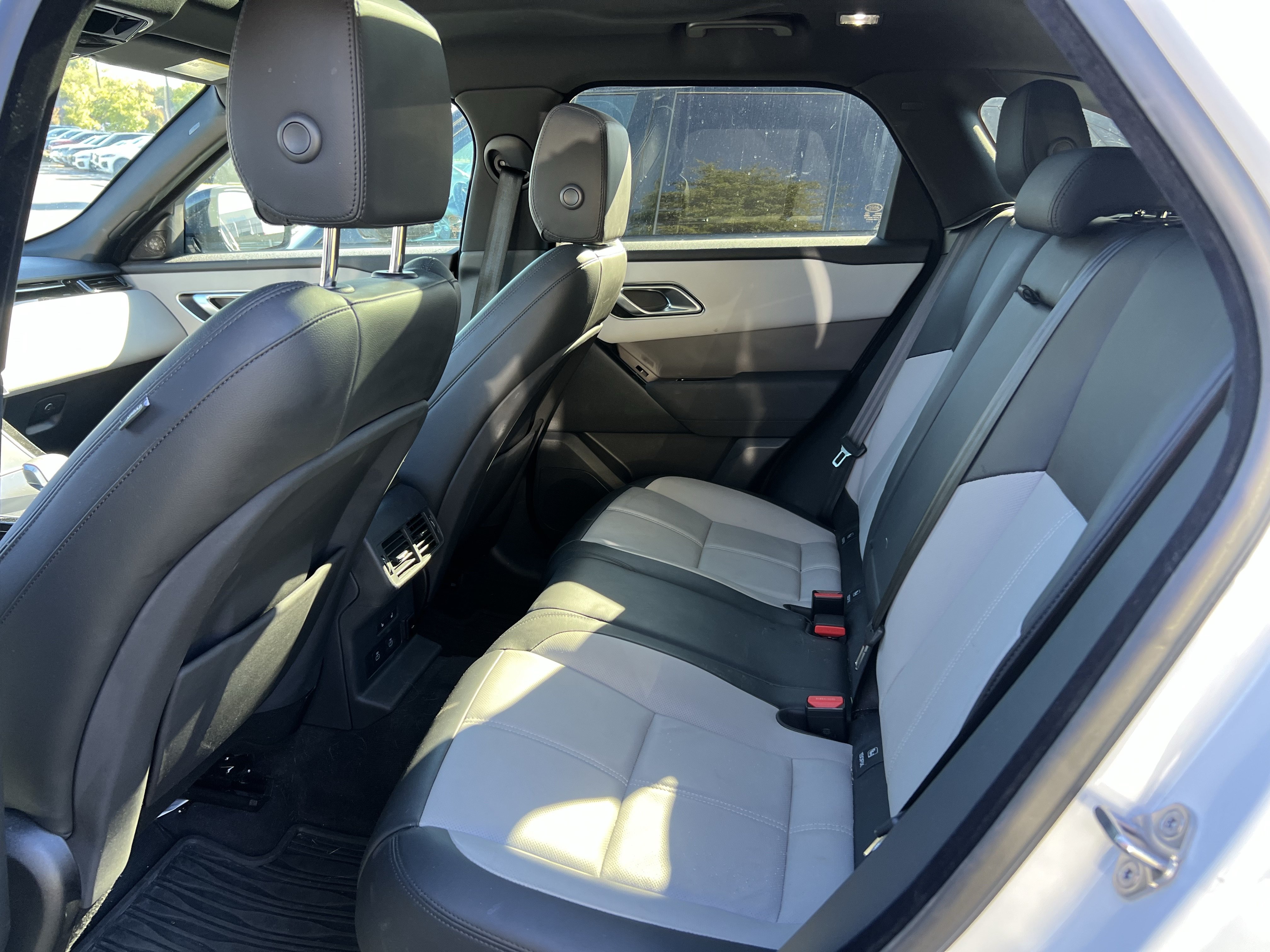 Certified 2024 Land Rover Range Rover Velar Dynamic SE AWD/4WD image 32