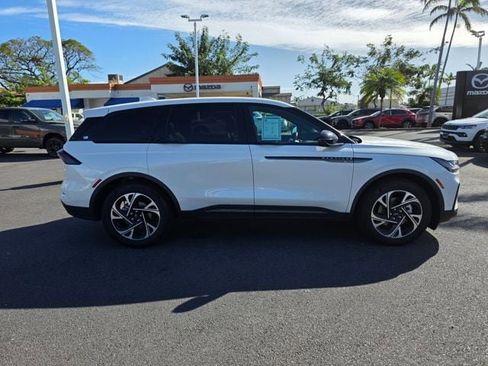 Used 2024 Lincoln Nautilus Premier w/ Equipment Group 102A image 8