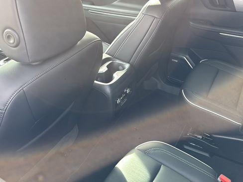 Used 2025 Buick Enclave Preferred image 30