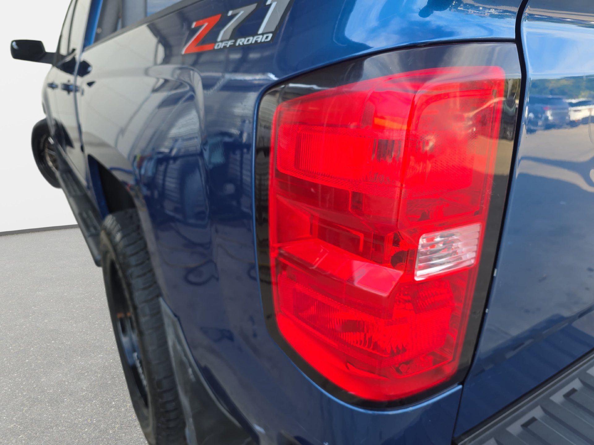 Used 2018 Chevrolet Silverado 1500 LT w/ All Star Edition AWD/4WD image 31