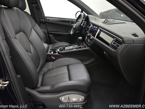 Used 2023 Porsche Macan image 14