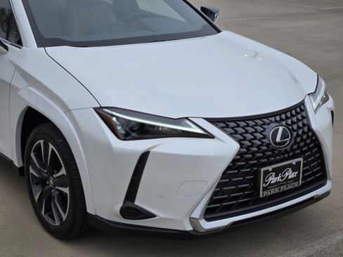 Used 2025 Lexus UX 300h FWD image 6
