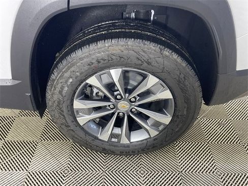 New 2026 Chevrolet Equinox LT image 16