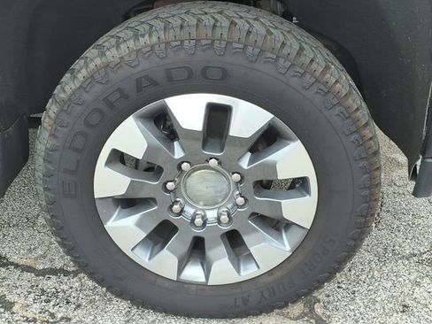 Used 2022 Chevrolet Silverado 2500 Custom w/ Custom Value Package AWD/4WD image 19