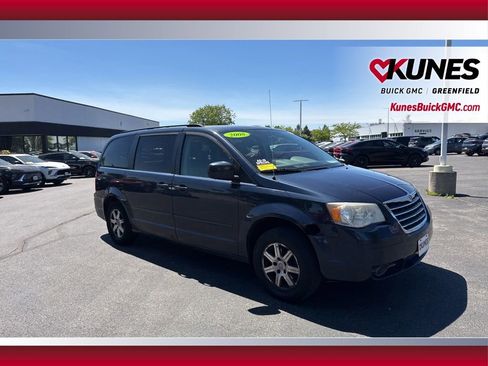 Used 2008 Chrysler Town & Country Touring FWD image 4