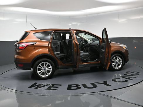 Used 2017 Ford Escape SE FWD image 26