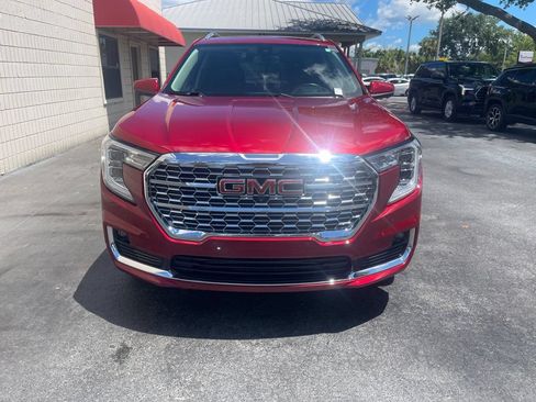 Used 2024 GMC Terrain Denali w/ Denali Premium Package AWD/4WD image 8