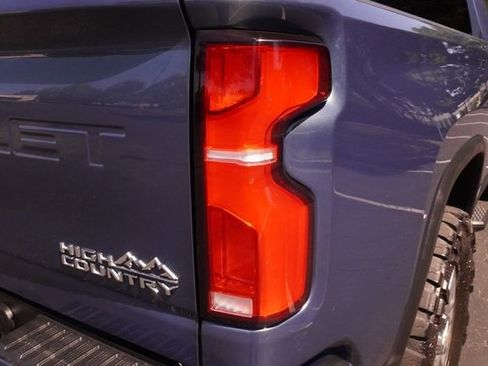 Used 2025 Chevrolet Silverado 2500 High Country AWD/4WD image 37