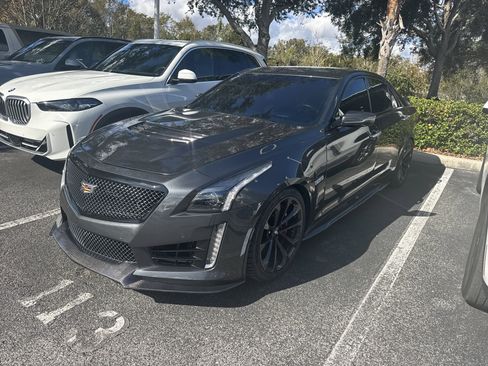Used 2018 Cadillac CTS V w/ Luxury Package image 4