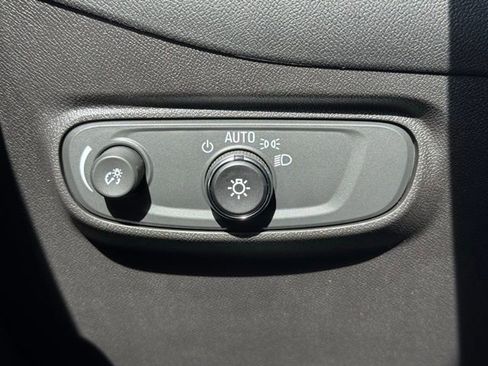 Used 2023 Chevrolet Equinox LT image 27