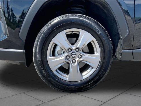 Used 2025 Toyota RAV4 LE AWD/4WD image 11