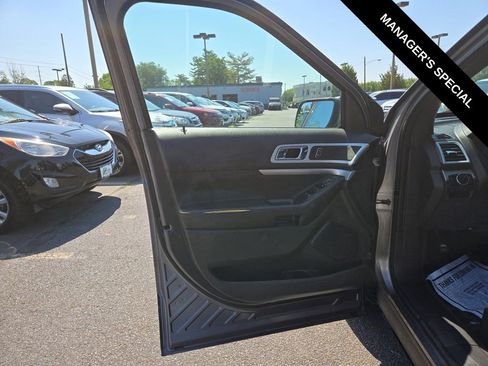 Used 2014 Ford Explorer XLT w/ Equipment Group 202A image 10