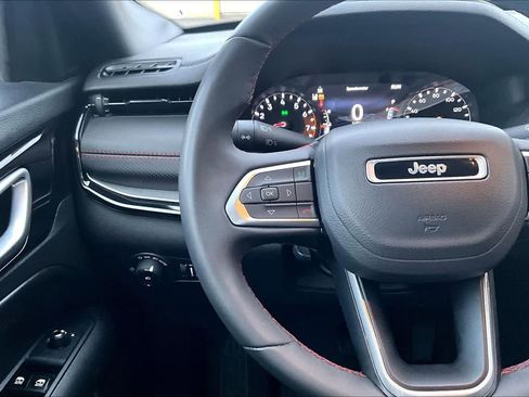 Used 2024 Jeep Compass Trailhawk image 25