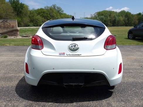 Used 2013 Hyundai Veloster w/ Tech Pkg FWD image 4