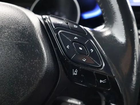 Used 2021 Toyota C-HR XLE FWD image 23