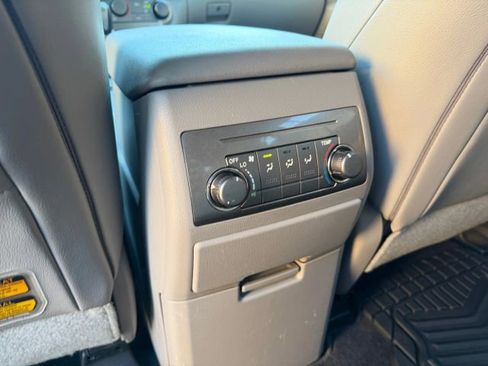 Used 2011 Toyota Highlander SE image 27