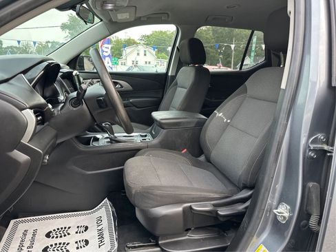 Used 2018 Chevrolet Traverse LS image 9
