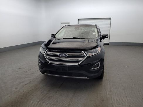 Used 2018 Ford Edge Titanium w/ Equipment Group 302A AWD/4WD image 15