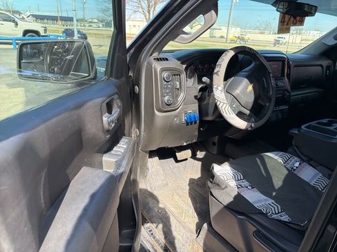 Used 2022 Chevrolet Silverado 1500 Custom image 5
