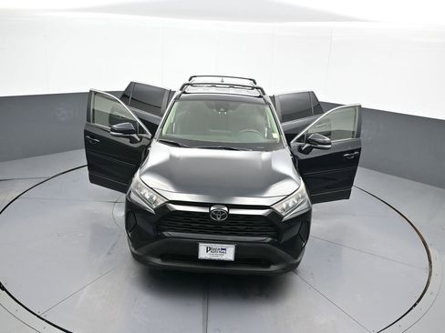 Used 2019 Toyota RAV4 LE image 44