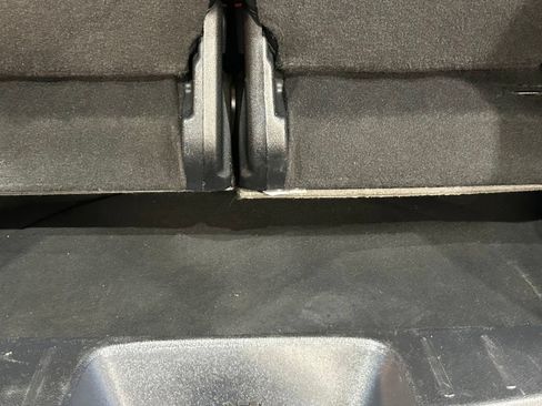 Used 2017 Ford Explorer Platinum AWD/4WD image 35