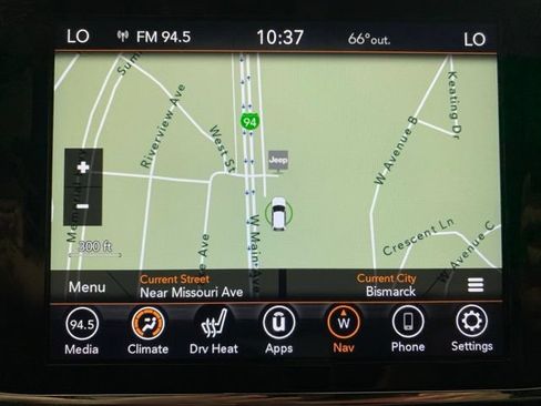 Used 2021 Jeep Grand Cherokee Laredo X AWD/4WD image 4