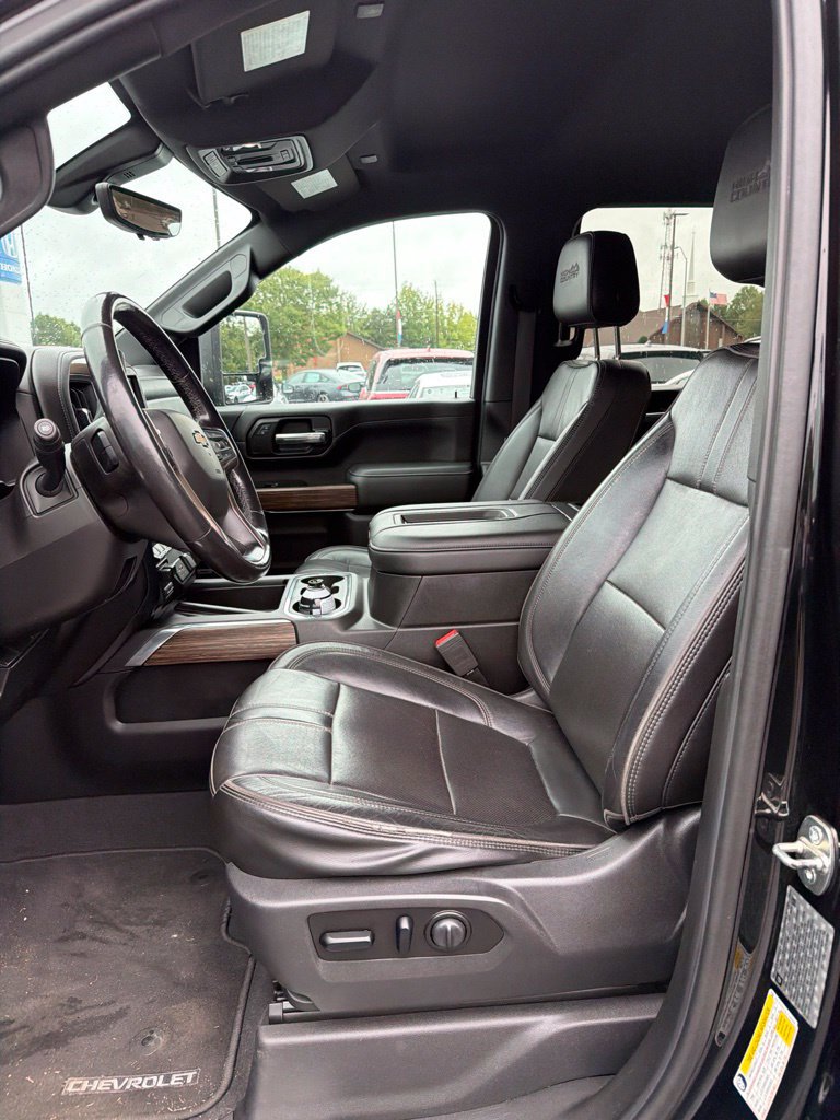 Used 2020 Chevrolet Silverado 2500 High Country w/ Technology Package AWD/4WD image 6