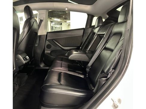 Used 2022 Tesla Model Y Performance image 23