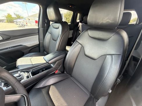 Used 2024 Jeep Compass Latitude AWD/4WD image 12