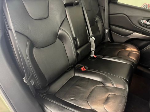 Used 2021 Jeep Cherokee Latitude Lux w/ Sun & Sound Group image 39