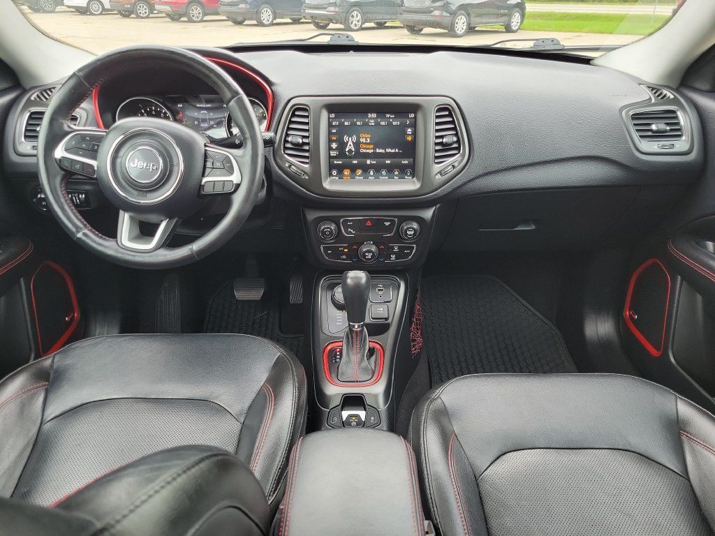 Used 2018 Jeep Compass Trailhawk w/ Leather Interior Group AWD/4WD image 13