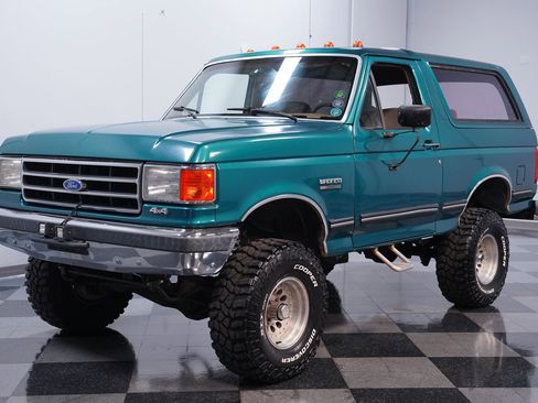 Used 1989 Ford Bronco XLT 4X4 image 5