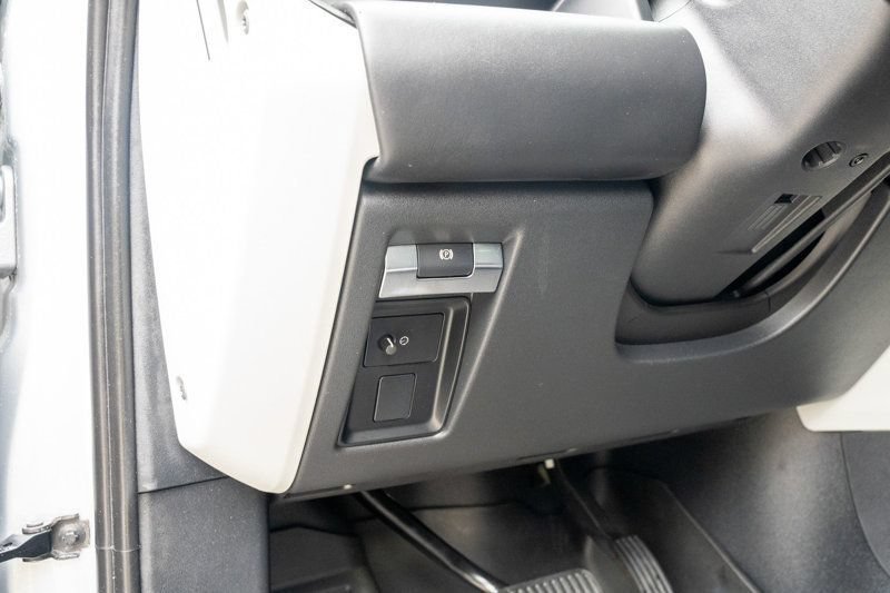 Used 2023 Land Rover Defender 130 SE AWD/4WD image 38