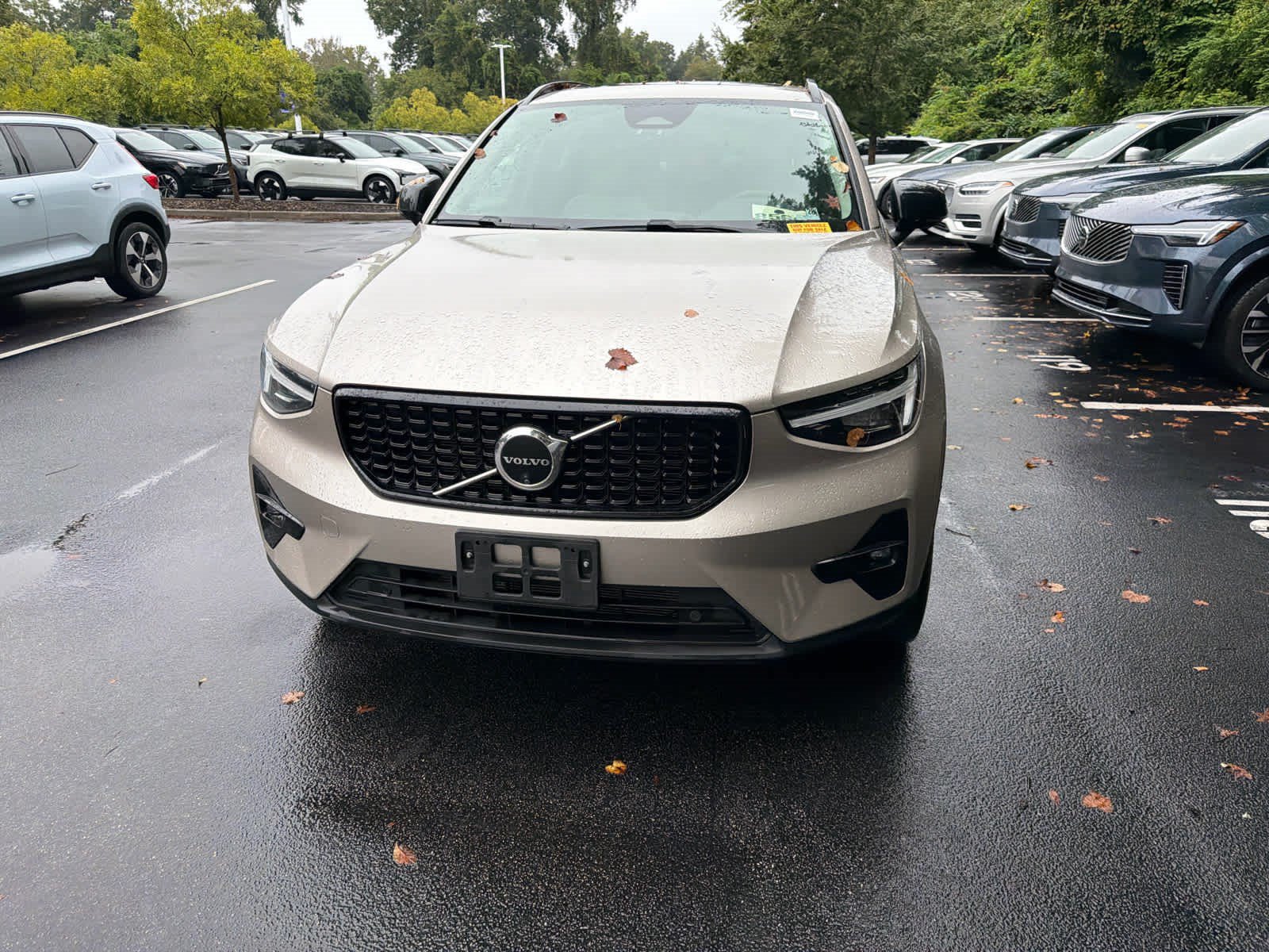 Used 2024 Volvo XC40 B5 Plus w/ Climate Package AWD/4WD image 5