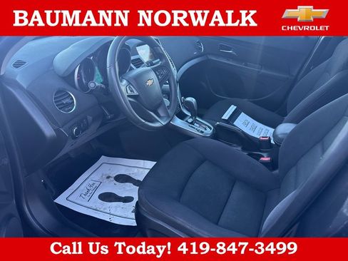 Used 2015 Chevrolet Cruze LT image 8