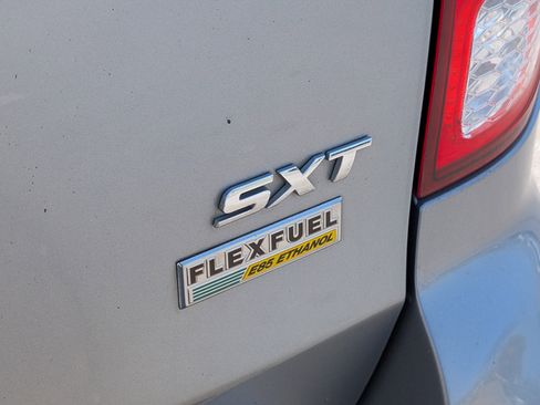Used 2019 Dodge Grand Caravan SXT FWD image 9
