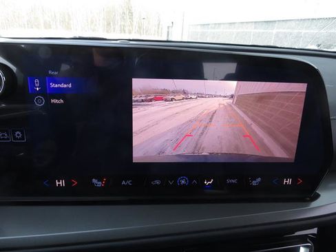 New 2026 Chevrolet Traverse LT w/ Sun and Wheel Package image 26