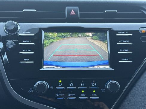 Used 2019 Toyota Camry LE FWD image 30