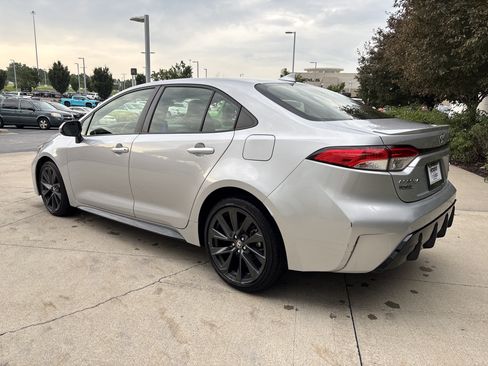 Used 2023 Toyota Corolla SE FWD image 7
