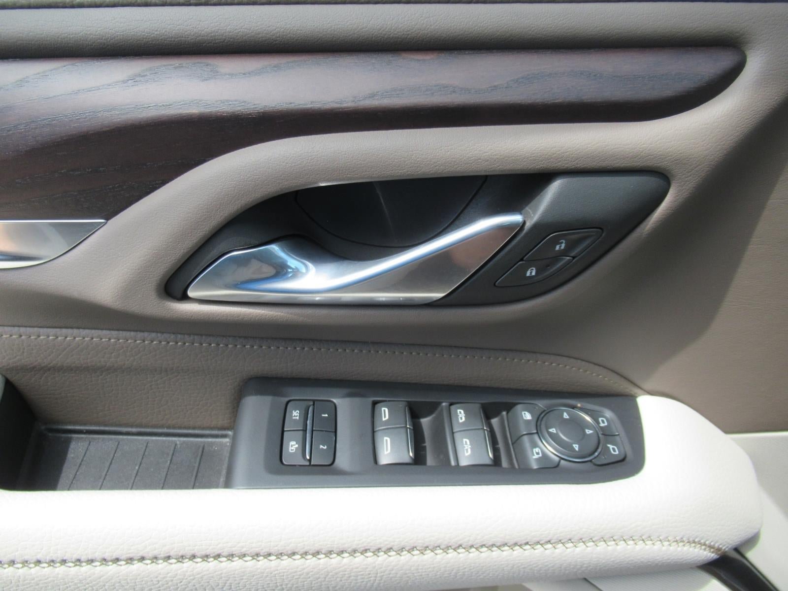 Used 2024 GMC Yukon XL Denali RWD image 24