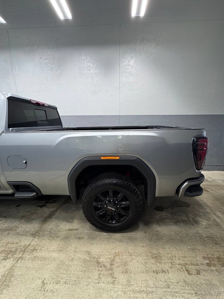 Used 2024 GMC Sierra 2500 AT4 w/ AT4 Premium Plus Package AWD/4WD image 11