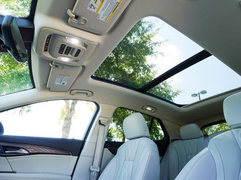 Used 2022 Buick Envision Avenir w/ Technology Package II image 28