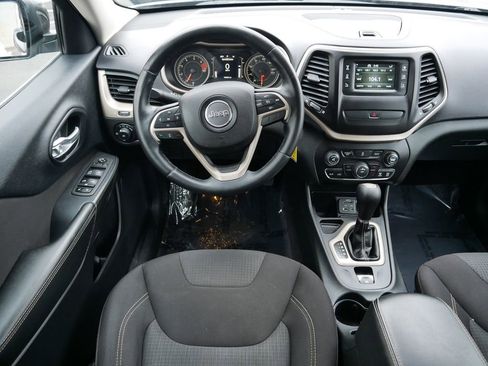 Used 2016 Jeep Cherokee Latitude image 16