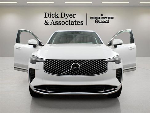 New 2026 Volvo XC60 T8 Ultra image 8