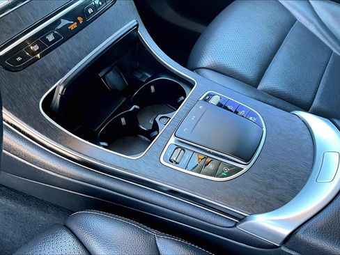 Used 2022 Mercedes-Benz GLC 300 image 12