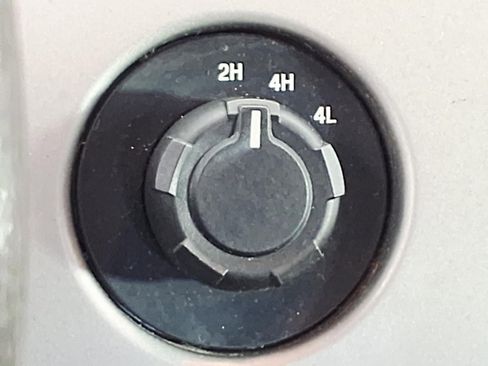 Used 2011 Ford F150 Lariat AWD/4WD image 18